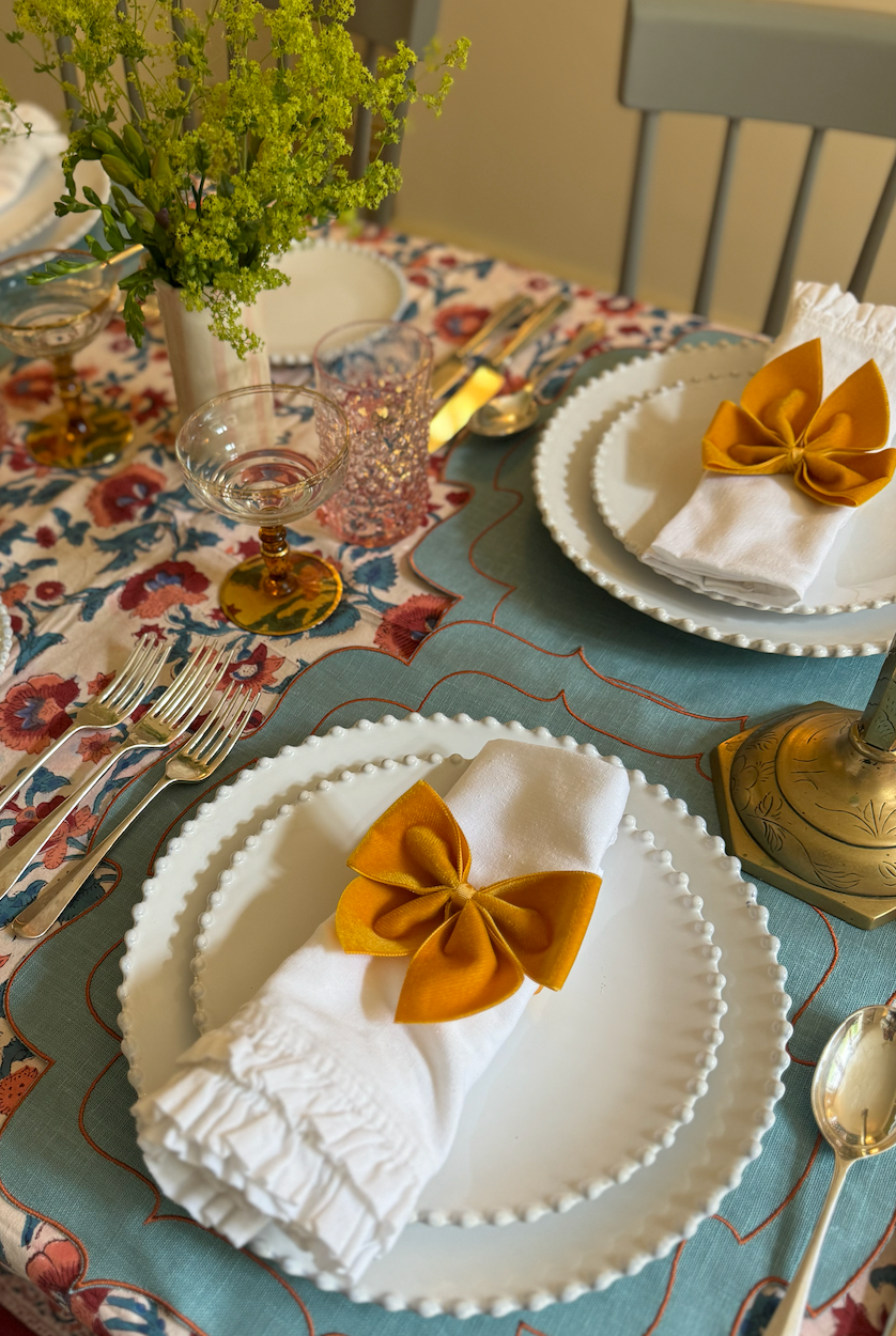 Velvet Bow Napkin Rings & Christmas Decorations